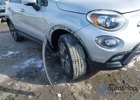 2017 Fiat 500X Trekking Awd z USA, uszkodzony, nr VIN ZFBCFYCB4HP589342